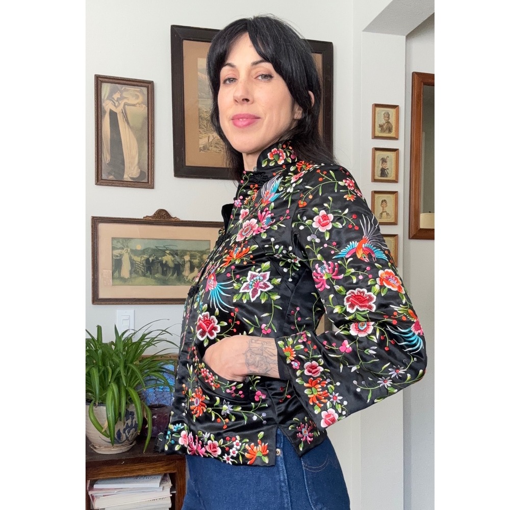 Vintage Plum Blossoms Silk Embroidered Jacket Black Floral Bird Mandarin Size 34 - Picture 2 of 9